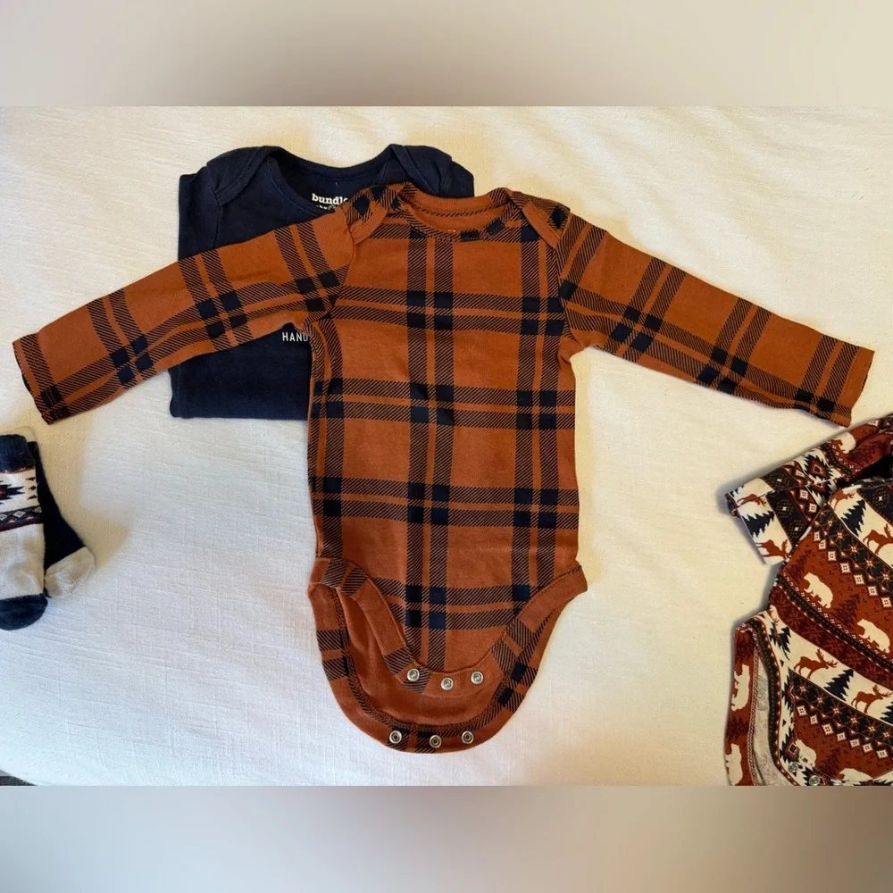 Bundles Baby Place | Fall Long Sleeved Bodysuit & Sock Set | 12-18 months
